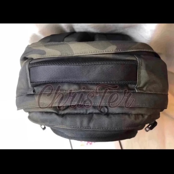 Victoria’s Secret PINK COLLEGIATE BACKPACK CAMO BNWT - Picture 4 of 6